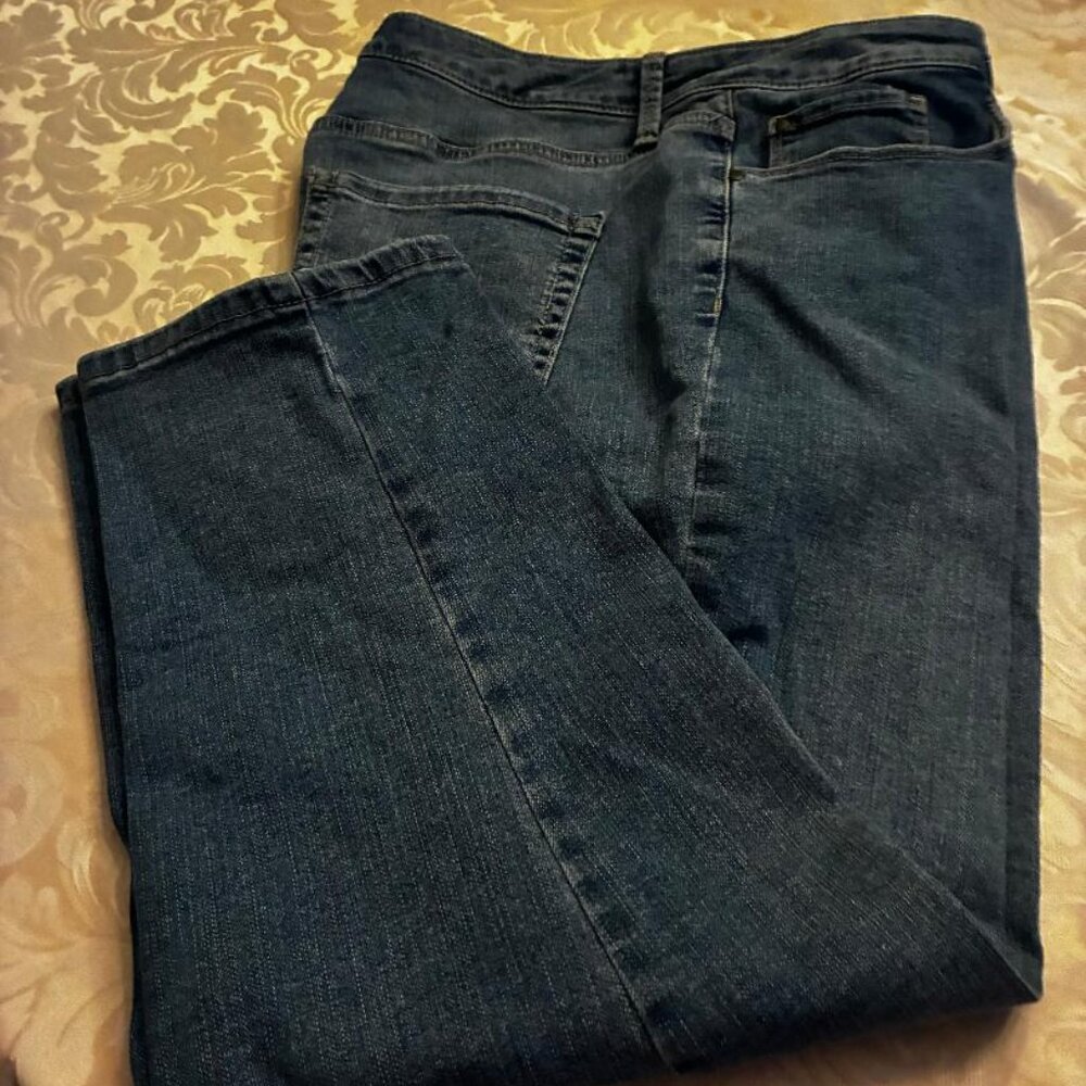 Charter Club Capri pants w/tummy control - Sz 8 - excellent condition